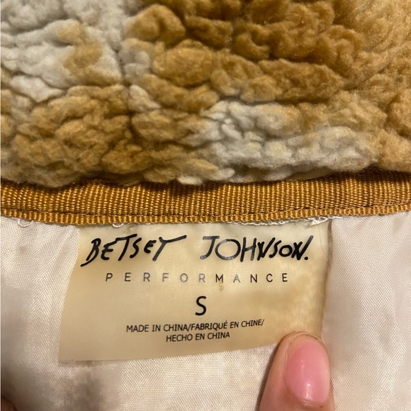 Furry jacket - Picture 3 of 4